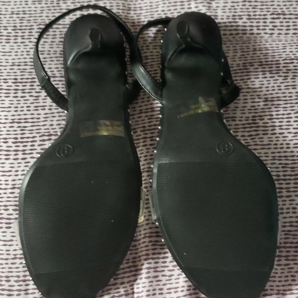 Black studded heels - Picture 3 of 3